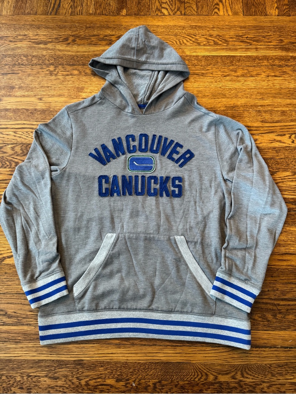 Vancouver (FANATICS) Canucks Gray Pullover light Hoodie Sweater